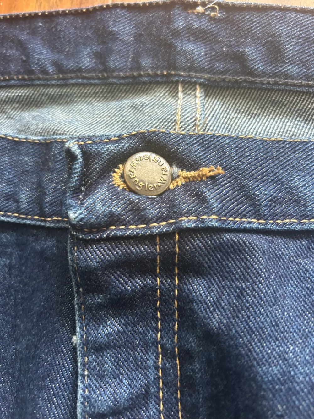 Wrangler Men's Relaxed Fit Dark Blue Denim Jeans - Picture 6 of 11